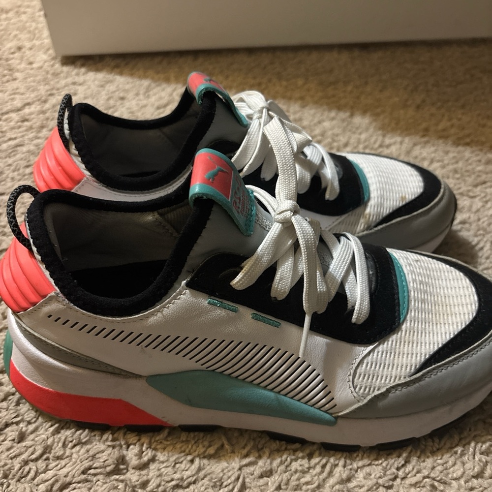 Pumas' White, Black, and Coral Sneakers